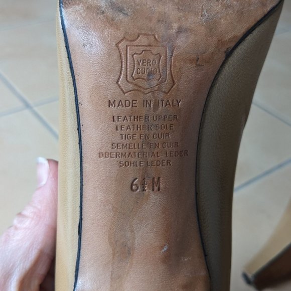 Vintage Tan and Black Snakeskin Strap Pumps - Picture 7 of 7